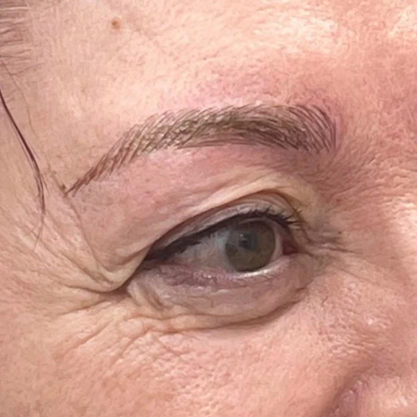 Microblading hiperrealista Después