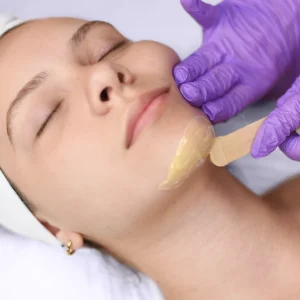 Imagen de depilación con cera de mentón en Patricia Osorio's Beauty