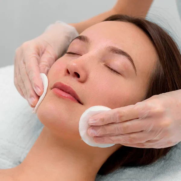 Imagen de tratamiento facial y cera de Patricia Osorio's Beauty