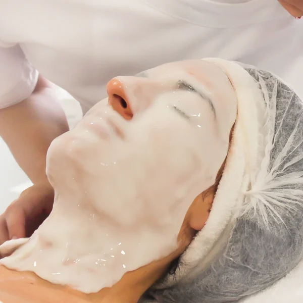 Imagen de tratamiento facial de nácar casmara en Patricia Osorio's Beauty