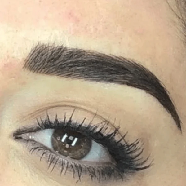 Tratamiento de cejas híbridas